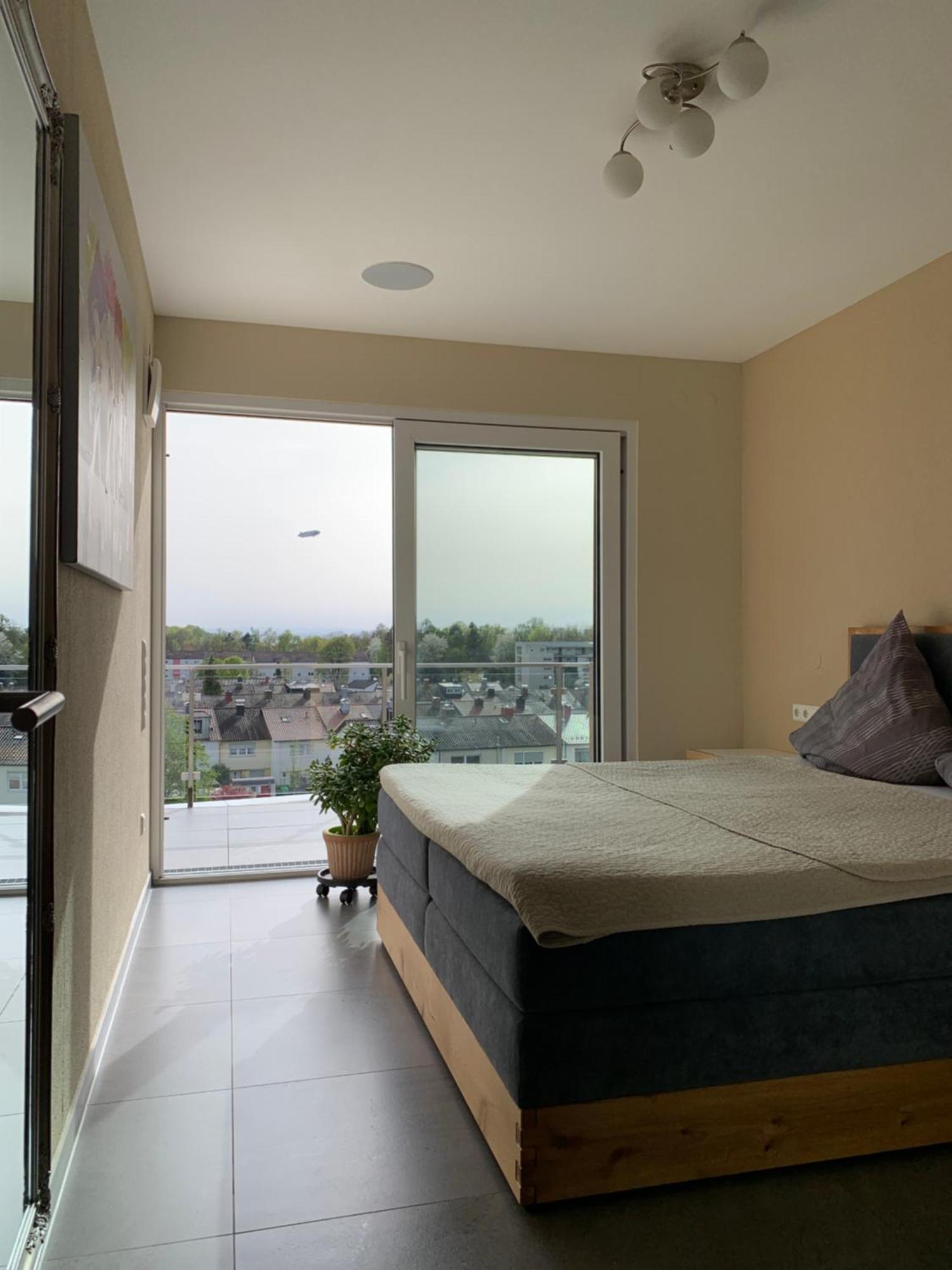 Penthouse Apartment Mit Alpenblick Friedrichshafen Ngoại thất bức ảnh