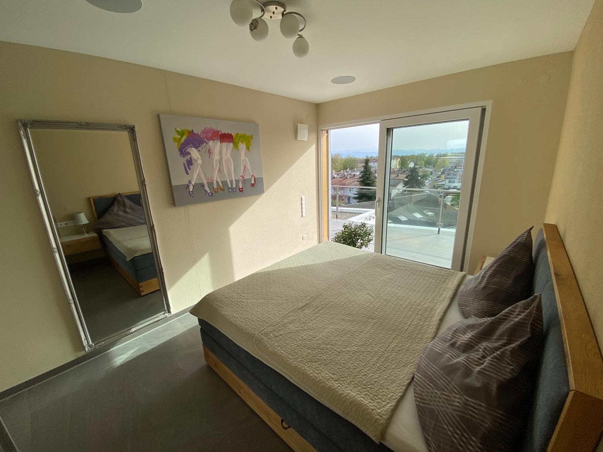 Penthouse Apartment Mit Alpenblick Friedrichshafen Ngoại thất bức ảnh