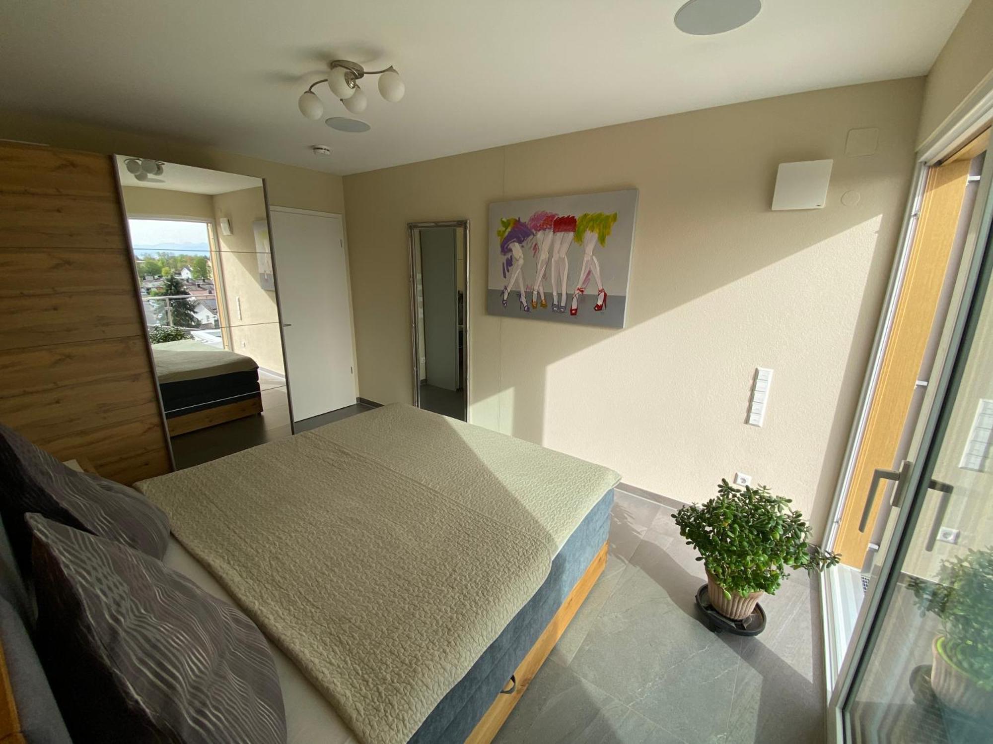 Penthouse Apartment Mit Alpenblick Friedrichshafen Ngoại thất bức ảnh