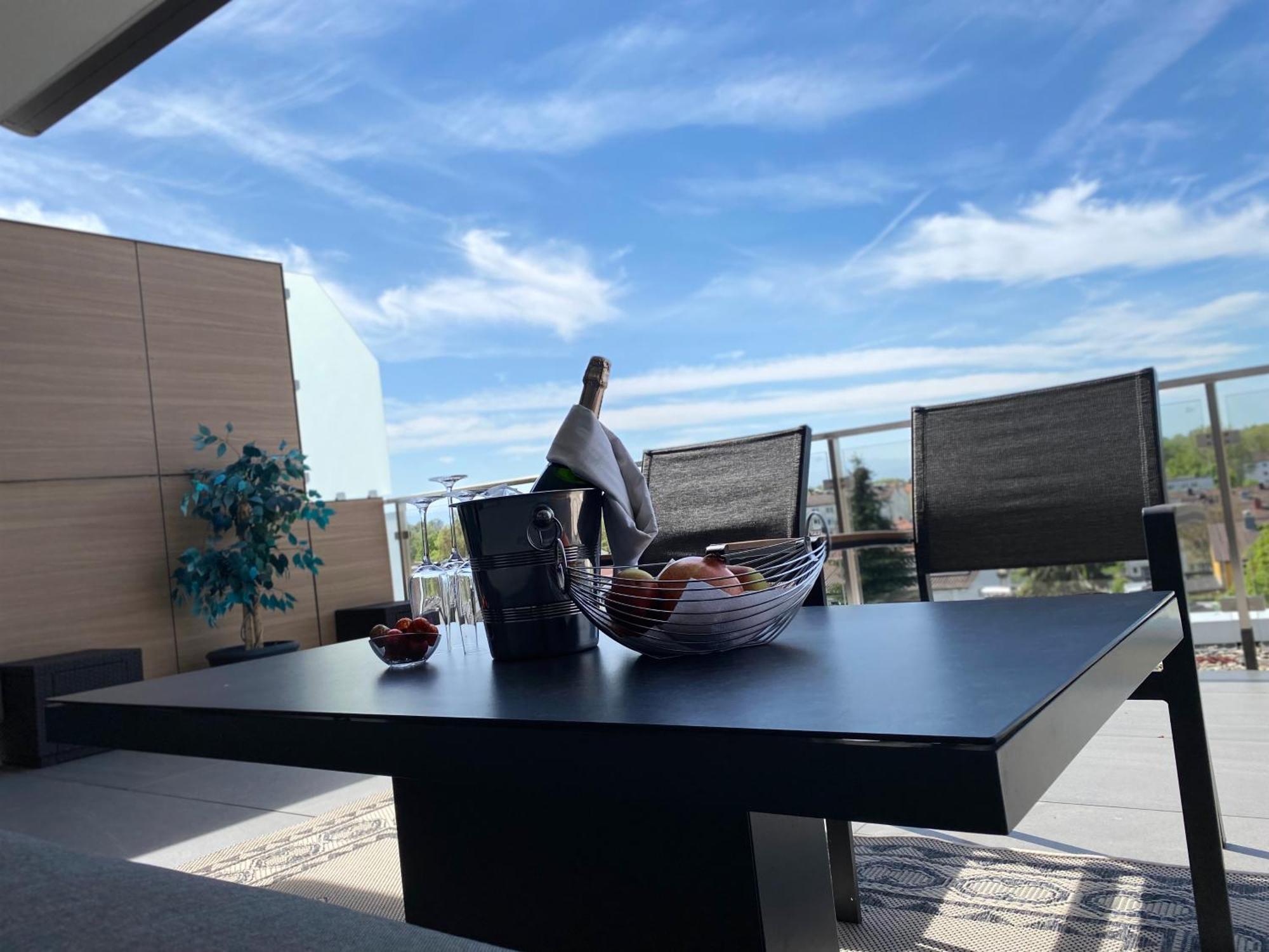 Penthouse Apartment Mit Alpenblick Friedrichshafen Ngoại thất bức ảnh