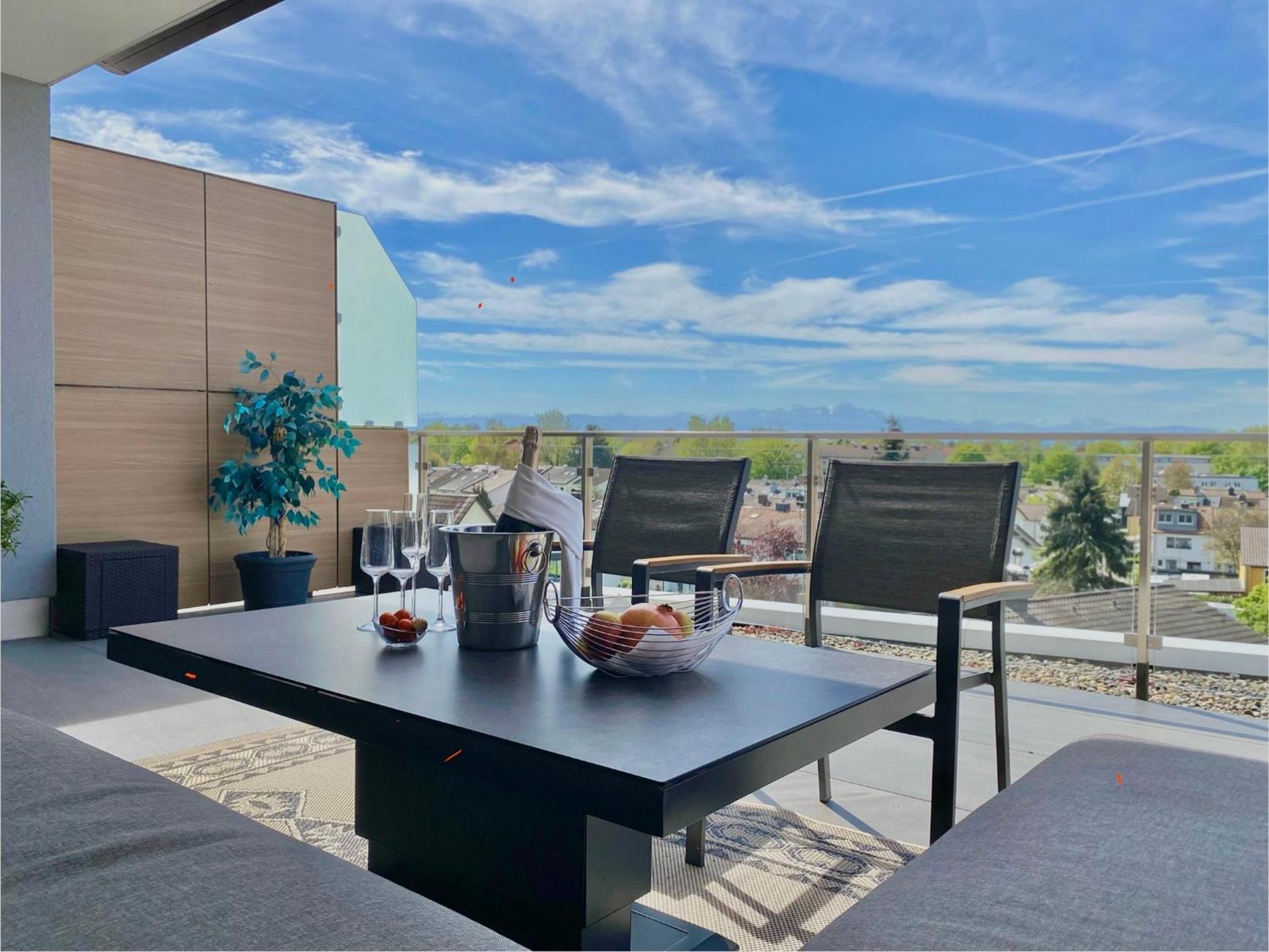 Penthouse Apartment Mit Alpenblick Friedrichshafen Ngoại thất bức ảnh