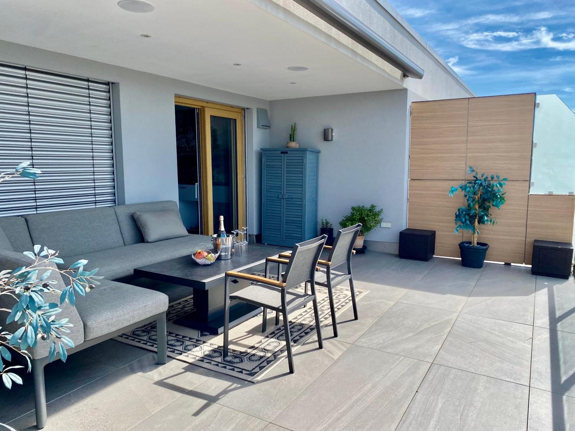 Penthouse Apartment Mit Alpenblick Friedrichshafen Ngoại thất bức ảnh