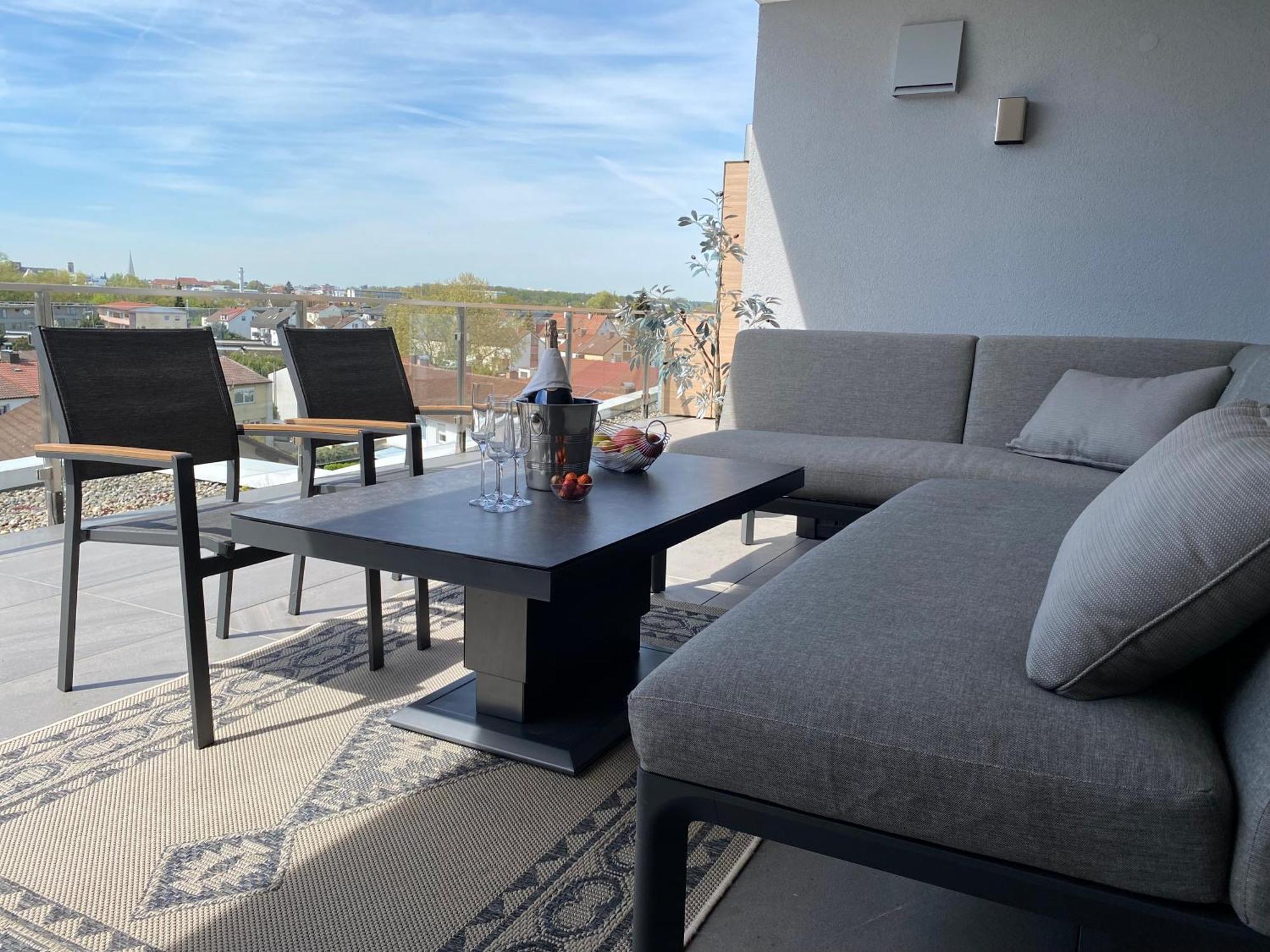 Penthouse Apartment Mit Alpenblick Friedrichshafen Ngoại thất bức ảnh