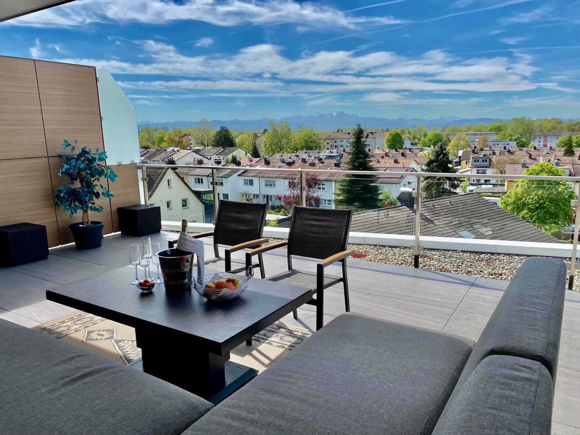 Penthouse Apartment Mit Alpenblick Friedrichshafen Ngoại thất bức ảnh