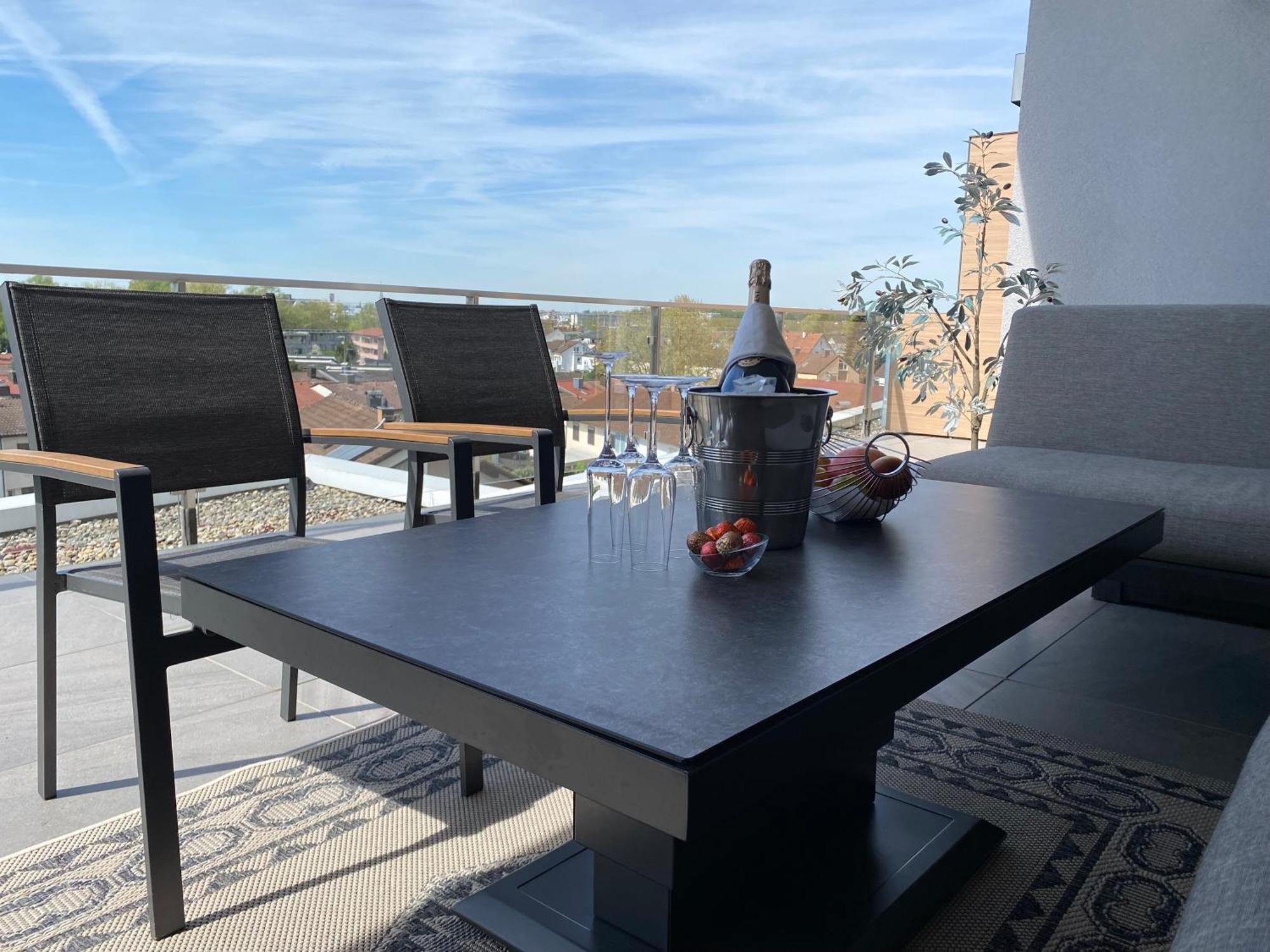 Penthouse Apartment Mit Alpenblick Friedrichshafen Ngoại thất bức ảnh