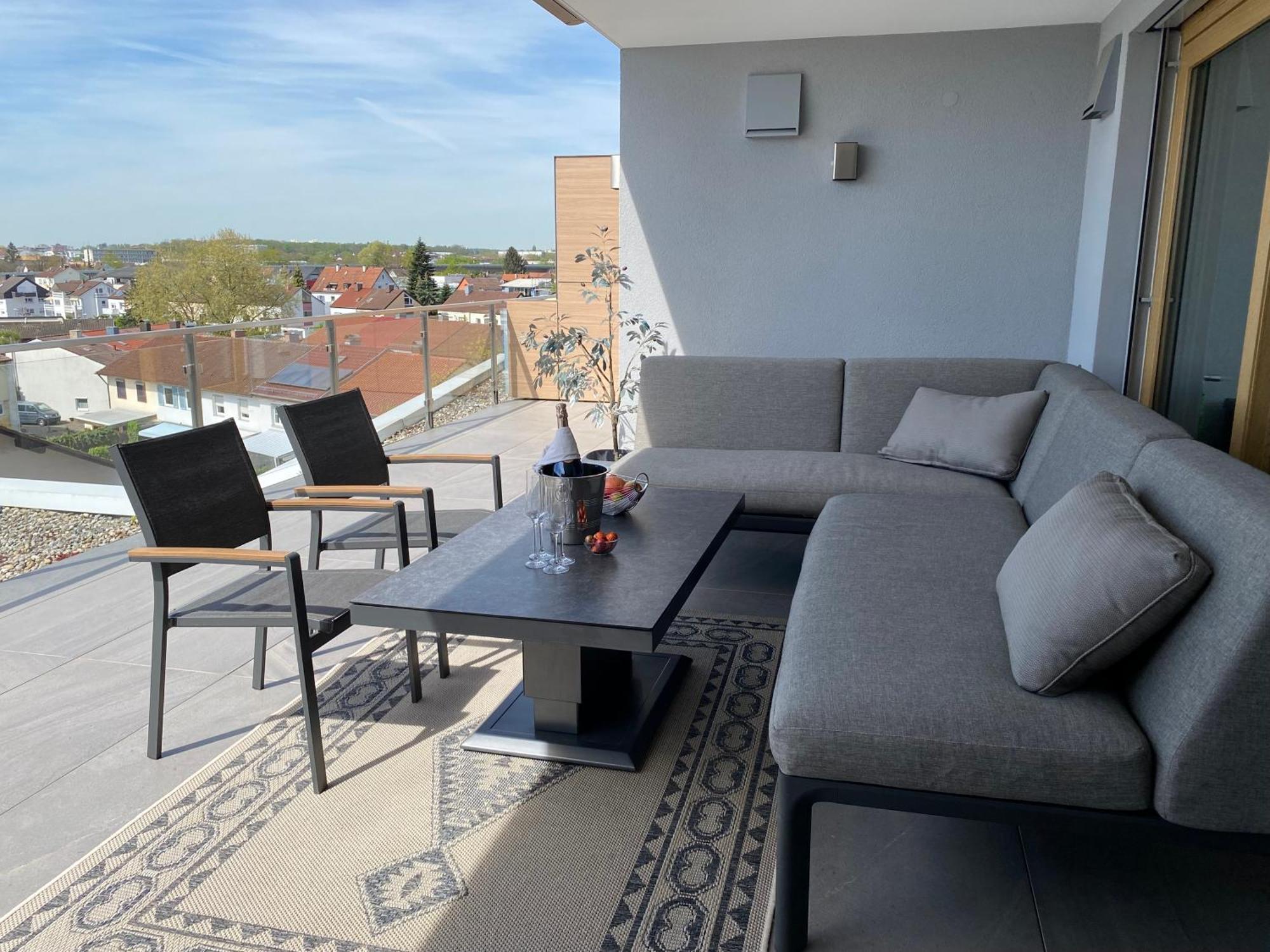 Penthouse Apartment Mit Alpenblick Friedrichshafen Ngoại thất bức ảnh
